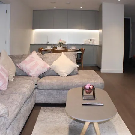Luxury Apartment North Greenwich O2 Arena